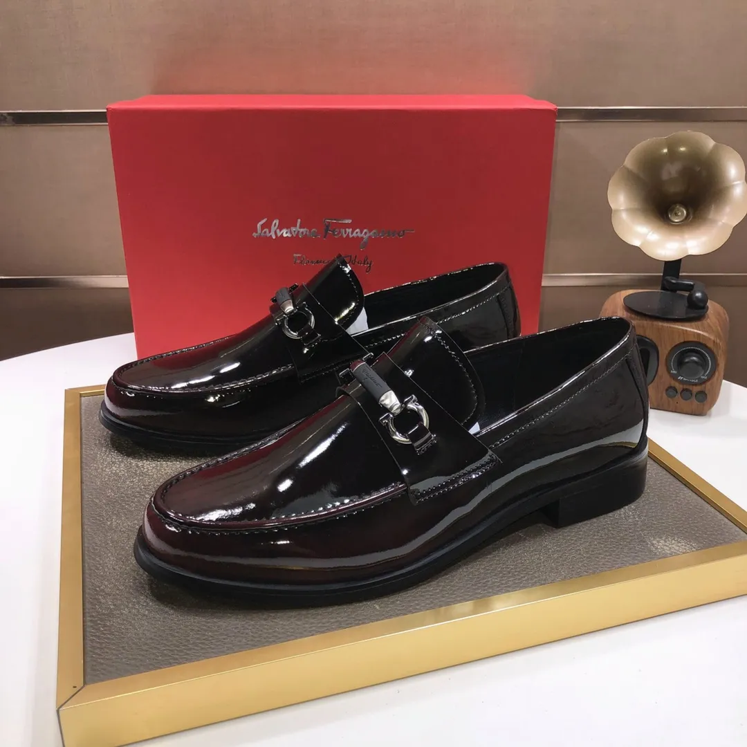Men's shoes💰480💰[Ferragamo/Ferragamo] The latest model in the counter. Original imported high-quality cowhide with open sides + imported sheepskin lining + original luxury metal buckle + original combination outsole. Comparison without pressure. 38--45 (45 is custom-made and cannot be returned or exchanged)